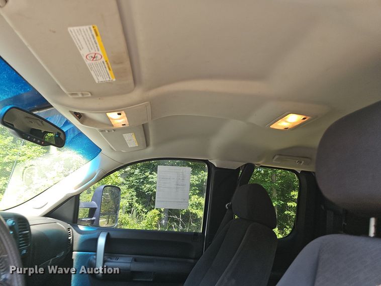 image for item LW9742 2008 Chevrolet Silverado 2500HD  Ext. Cab pickup truck