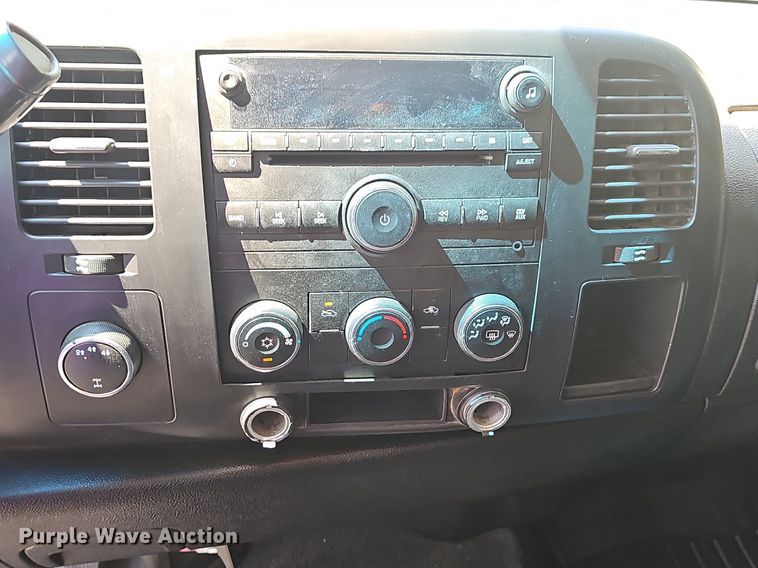 image for item LW9742 2008 Chevrolet Silverado 2500HD  Ext. Cab pickup truck