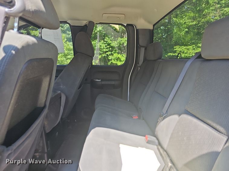 image for item LW9742 2008 Chevrolet Silverado 2500HD  Ext. Cab pickup truck