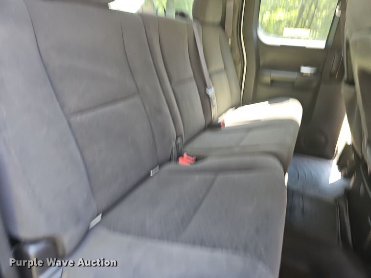 image for item LW9742 2008 Chevrolet Silverado 2500HD  Ext. Cab pickup truck