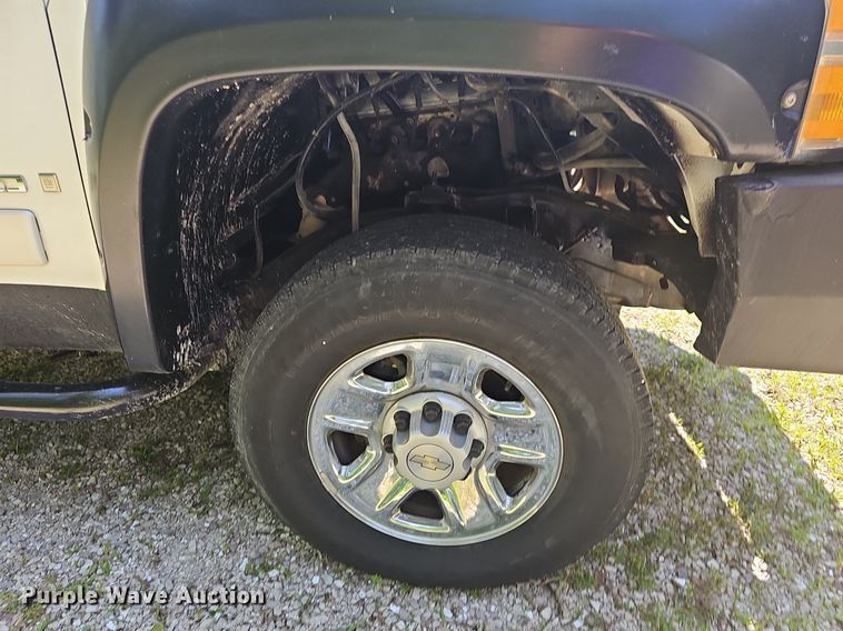 image for item LW9742 2008 Chevrolet Silverado 2500HD  Ext. Cab pickup truck