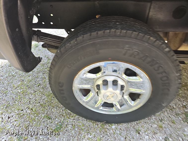 image for item LW9742 2008 Chevrolet Silverado 2500HD  Ext. Cab pickup truck