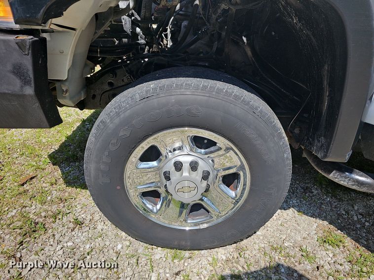 image for item LW9742 2008 Chevrolet Silverado 2500HD  Ext. Cab pickup truck