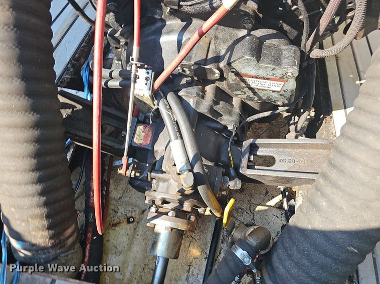 image for item LW9750 1989 Bayliner Ski Challenger  boat