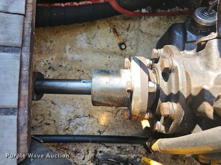 image for item LW9750 1989 Bayliner Ski Challenger  boat