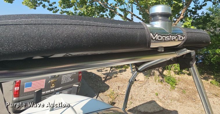 image for item LW9750 1989 Bayliner Ski Challenger  boat