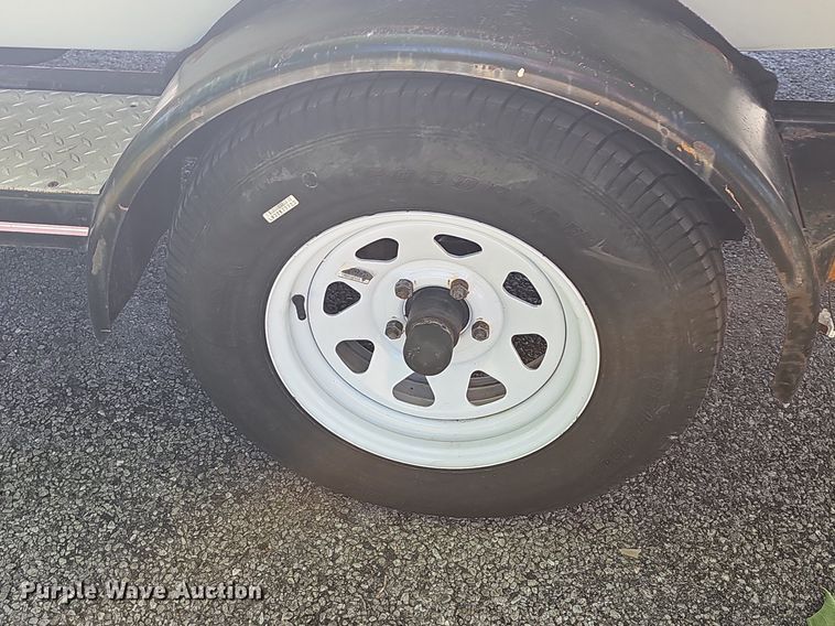 image for item LW9750 1989 Bayliner Ski Challenger  boat