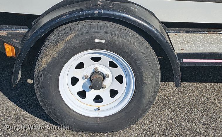 image for item LW9750 1989 Bayliner Ski Challenger  boat