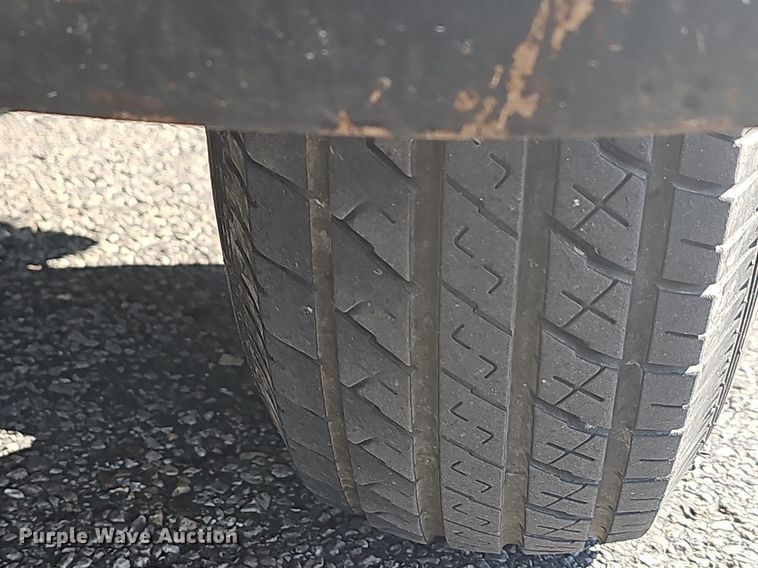 image for item LW9750 1989 Bayliner Ski Challenger  boat