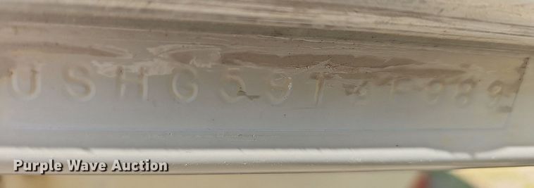 image for item LW9750 1989 Bayliner Ski Challenger  boat