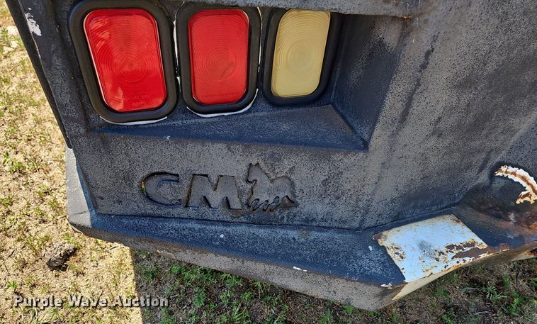 image for item LW9753 2005 Ford F350 Super Duty  Crew Cab flatbed pickup truck