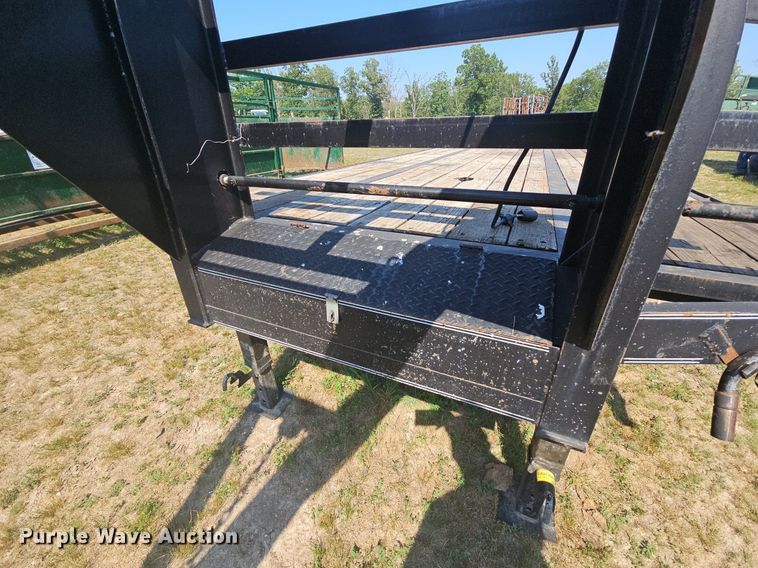 image for item LW9767 2015 Elite  equipment trailer