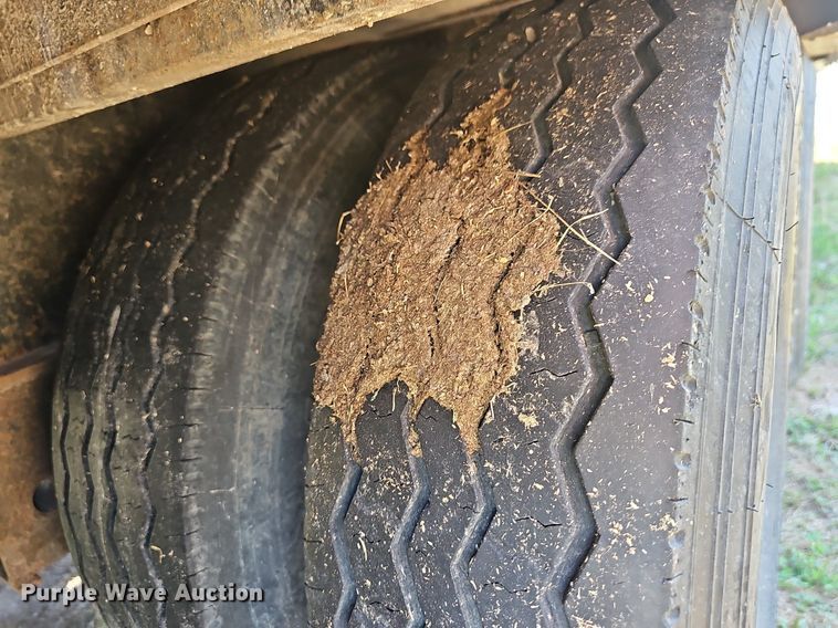 image for item LW9767 2015 Elite  equipment trailer