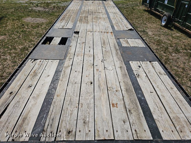 image for item LW9767 2015 Elite  equipment trailer