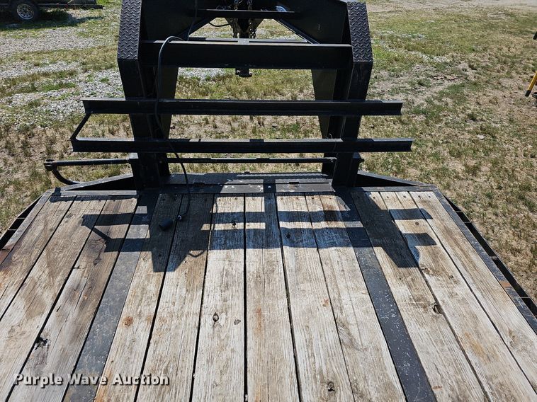 image for item LW9767 2015 Elite  equipment trailer