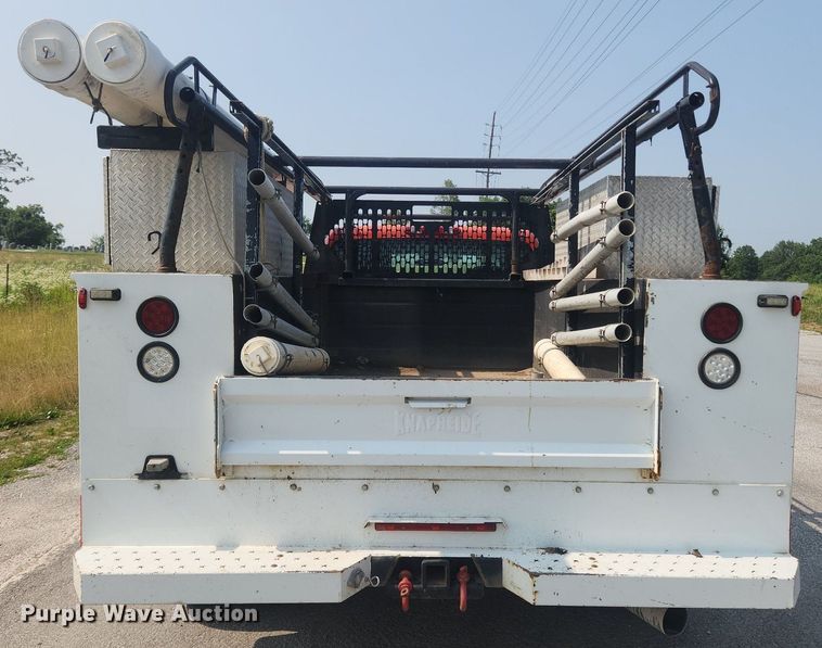 image for item LX9705 2010 Chevrolet Silverado 3500HD  Crew Cab utility bed pickup truck