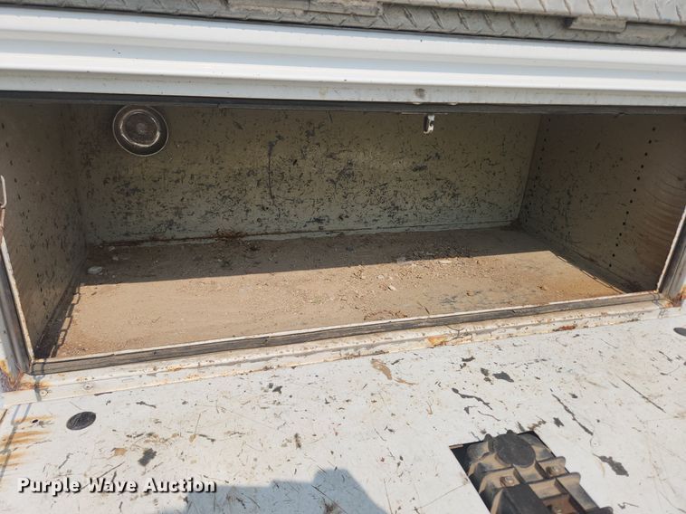 image for item LX9705 2010 Chevrolet Silverado 3500HD  Crew Cab utility bed pickup truck