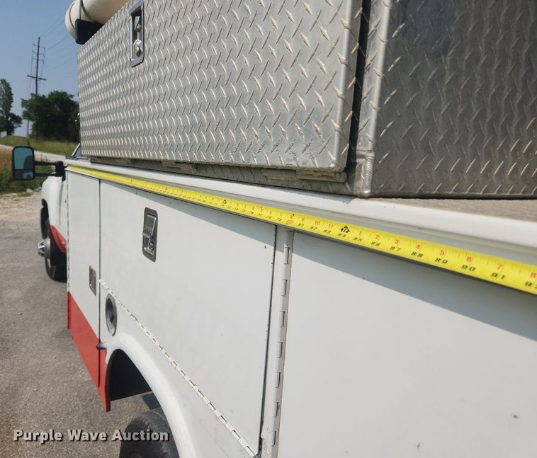 image for item LX9705 2010 Chevrolet Silverado 3500HD  Crew Cab utility bed pickup truck