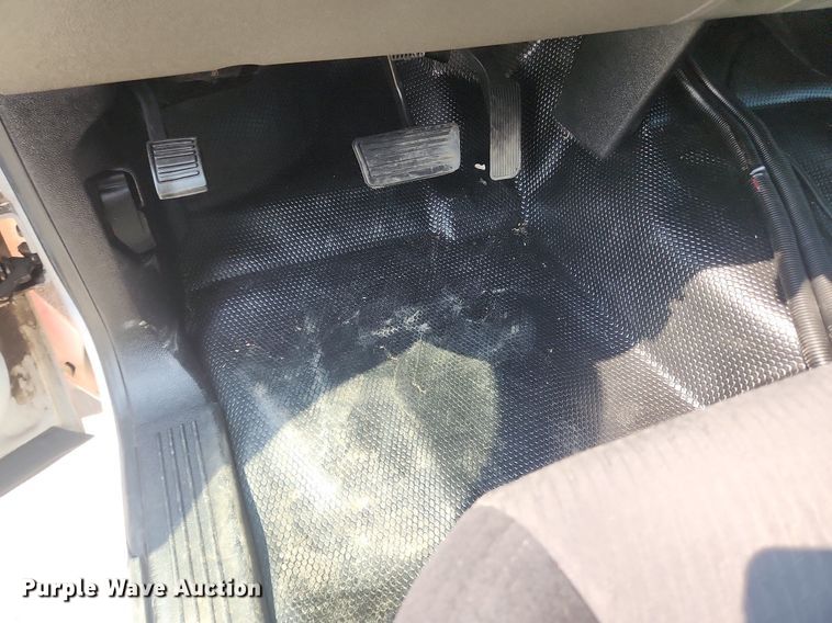 image for item LX9705 2010 Chevrolet Silverado 3500HD  Crew Cab utility bed pickup truck