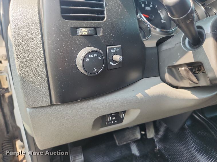 image for item LX9705 2010 Chevrolet Silverado 3500HD  Crew Cab utility bed pickup truck