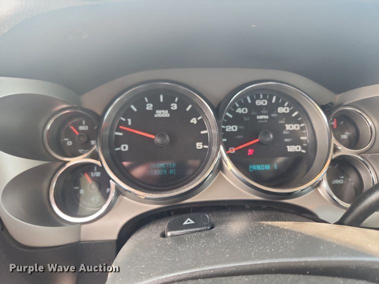 image for item LX9705 2010 Chevrolet Silverado 3500HD  Crew Cab utility bed pickup truck