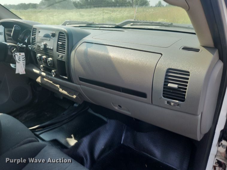 image for item LX9705 2010 Chevrolet Silverado 3500HD  Crew Cab utility bed pickup truck