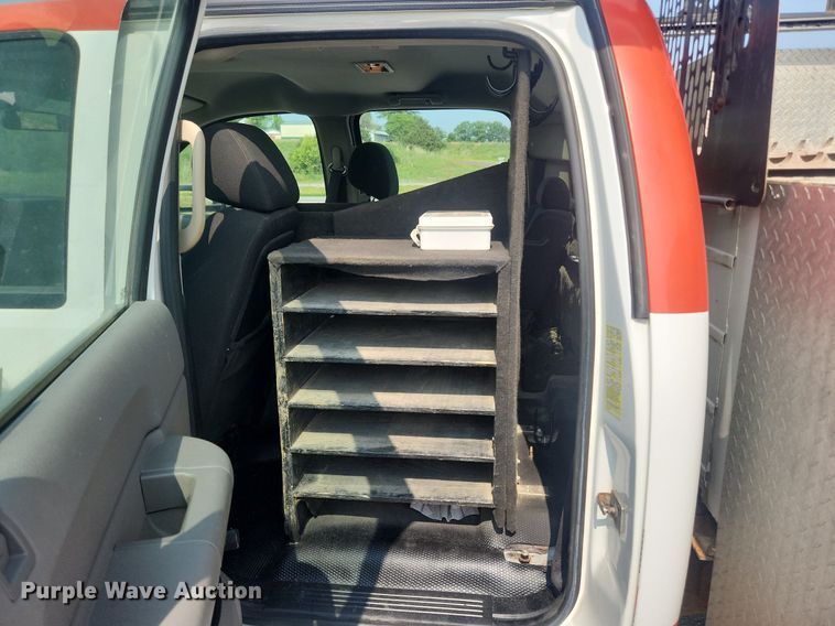 image for item LX9705 2010 Chevrolet Silverado 3500HD  Crew Cab utility bed pickup truck