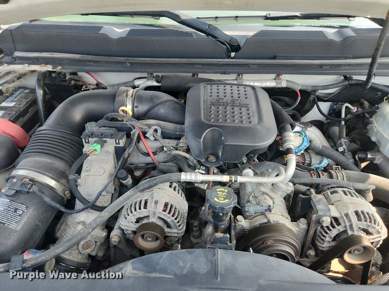 image for item LX9705 2010 Chevrolet Silverado 3500HD  Crew Cab utility bed pickup truck