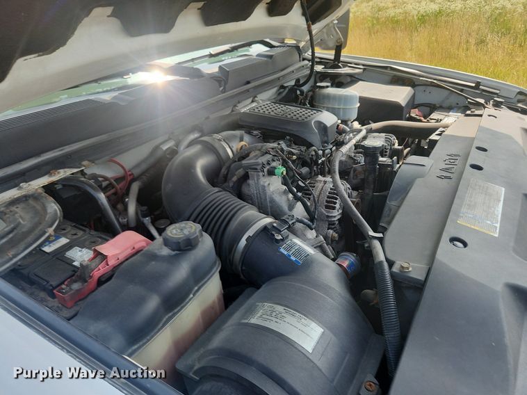 image for item LX9705 2010 Chevrolet Silverado 3500HD  Crew Cab utility bed pickup truck