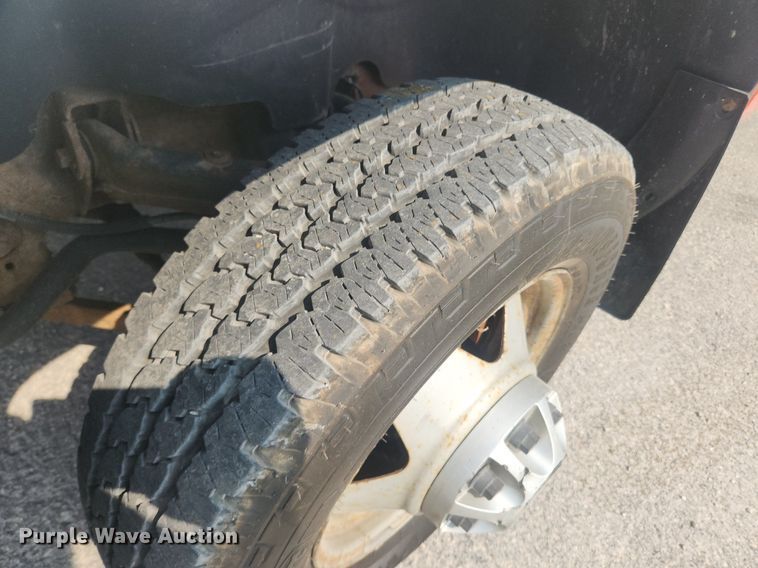 image for item LX9705 2010 Chevrolet Silverado 3500HD  Crew Cab utility bed pickup truck