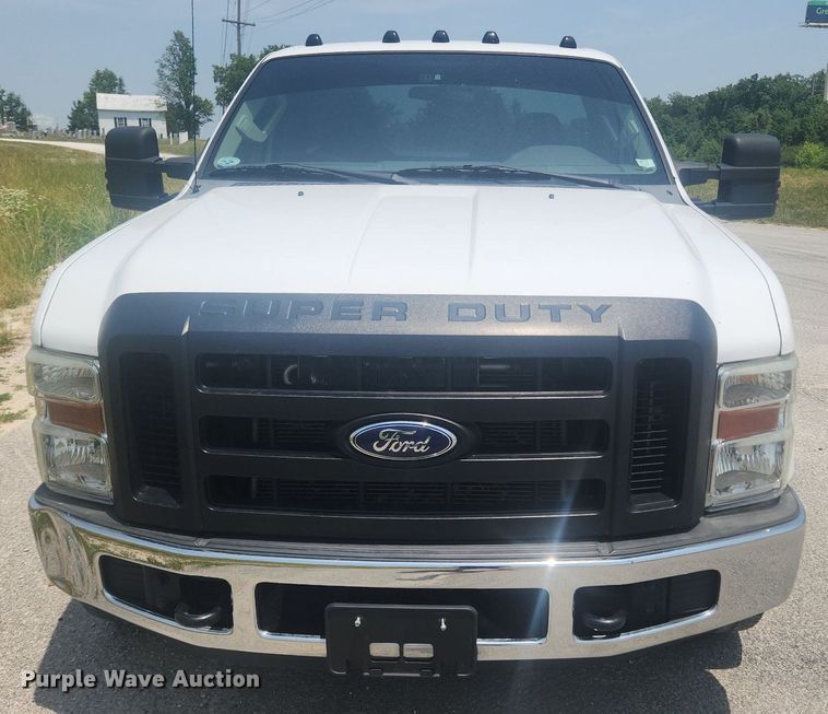 image for item LX9736 2009 Ford F250 Super Duty XL  pickup truck