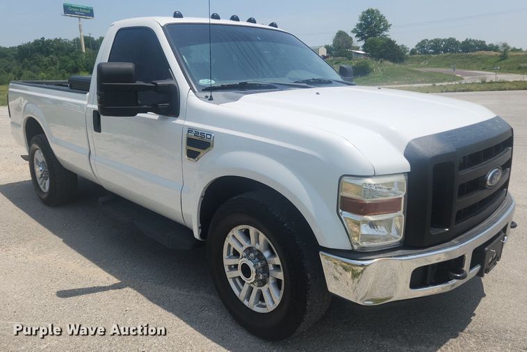 image for item LX9736 2009 Ford F250 Super Duty XL  pickup truck