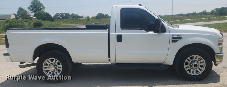 image for item LX9736 2009 Ford F250 Super Duty XL  pickup truck