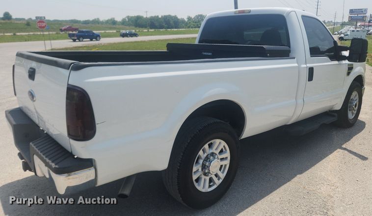 image for item LX9736 2009 Ford F250 Super Duty XL  pickup truck