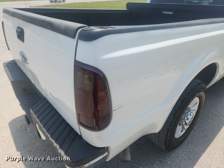 image for item LX9736 2009 Ford F250 Super Duty XL  pickup truck