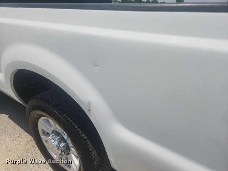 image for item LX9736 2009 Ford F250 Super Duty XL  pickup truck