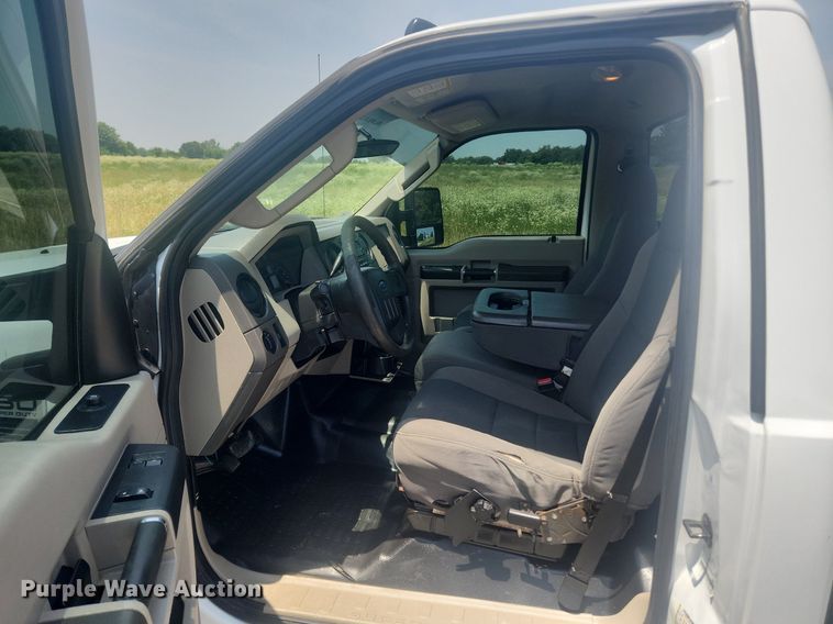 image for item LX9736 2009 Ford F250 Super Duty XL  pickup truck