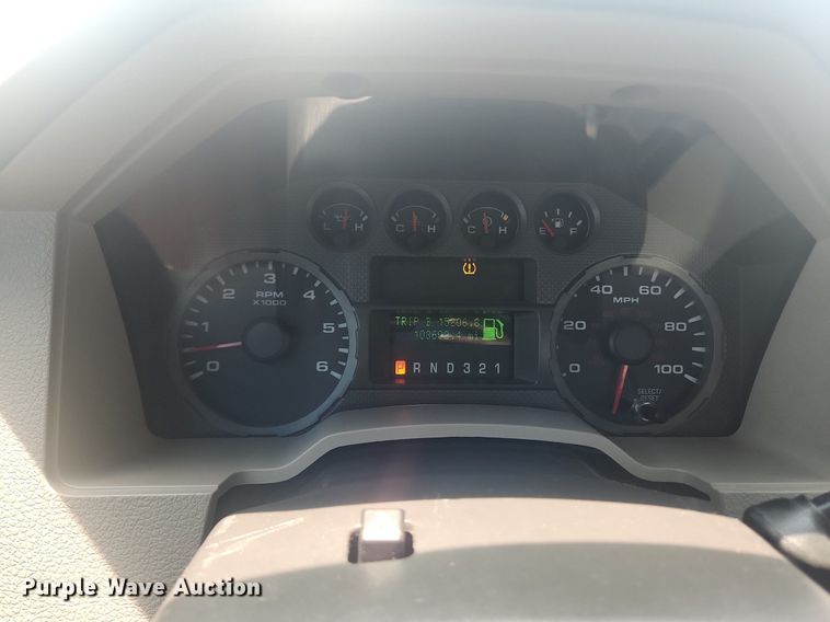 image for item LX9736 2009 Ford F250 Super Duty XL  pickup truck