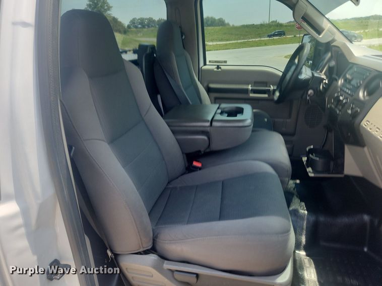 image for item LX9736 2009 Ford F250 Super Duty XL  pickup truck