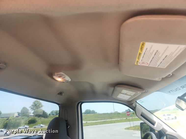 image for item LX9736 2009 Ford F250 Super Duty XL  pickup truck