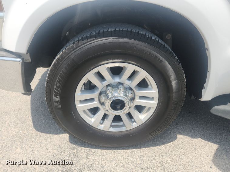 image for item LX9736 2009 Ford F250 Super Duty XL  pickup truck