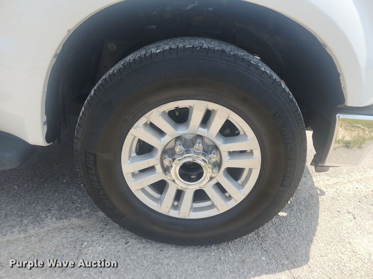 image for item LX9736 2009 Ford F250 Super Duty XL  pickup truck