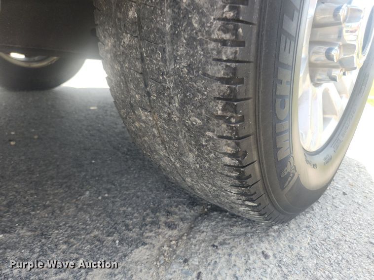 image for item LX9736 2009 Ford F250 Super Duty XL  pickup truck