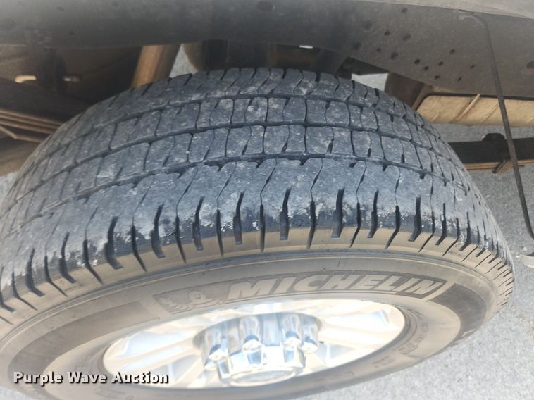 image for item LX9736 2009 Ford F250 Super Duty XL  pickup truck