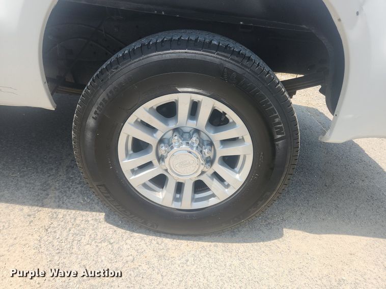 image for item LX9736 2009 Ford F250 Super Duty XL  pickup truck