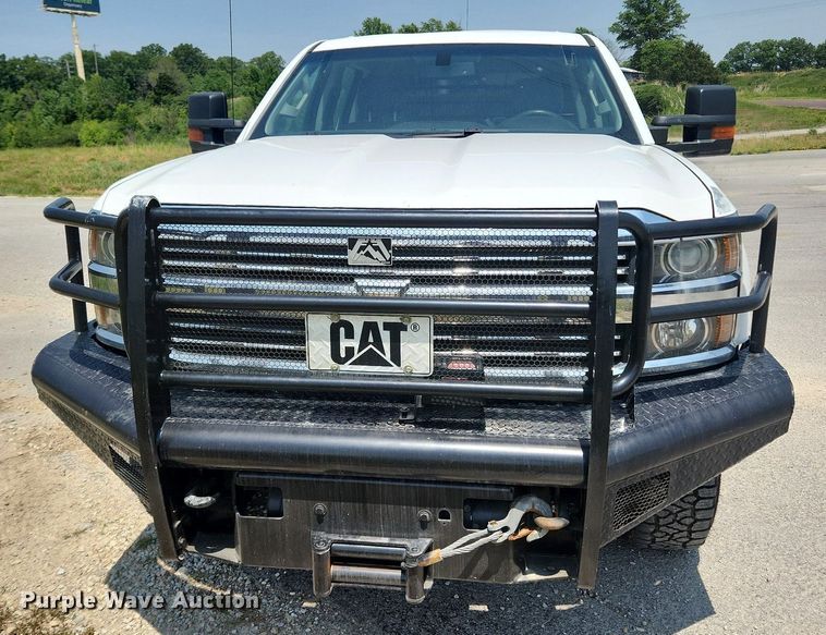 image for item LX9738 2016 Chevrolet Silverado 2500HD LS  Crew Cab flatbed pickup truck