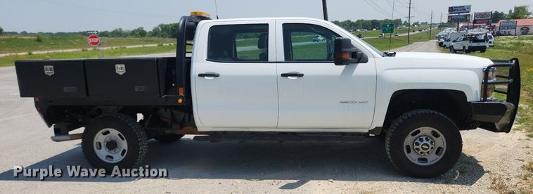 image for item LX9738 2016 Chevrolet Silverado 2500HD LS  Crew Cab flatbed pickup truck