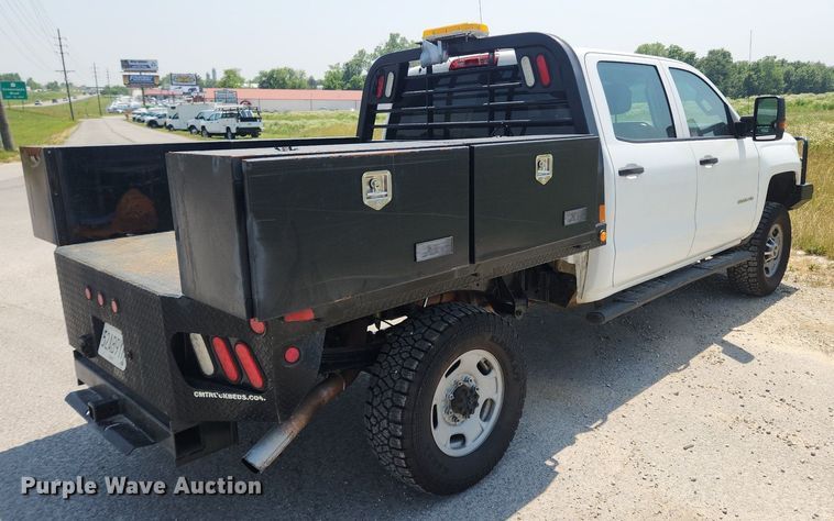 image for item LX9738 2016 Chevrolet Silverado 2500HD LS  Crew Cab flatbed pickup truck
