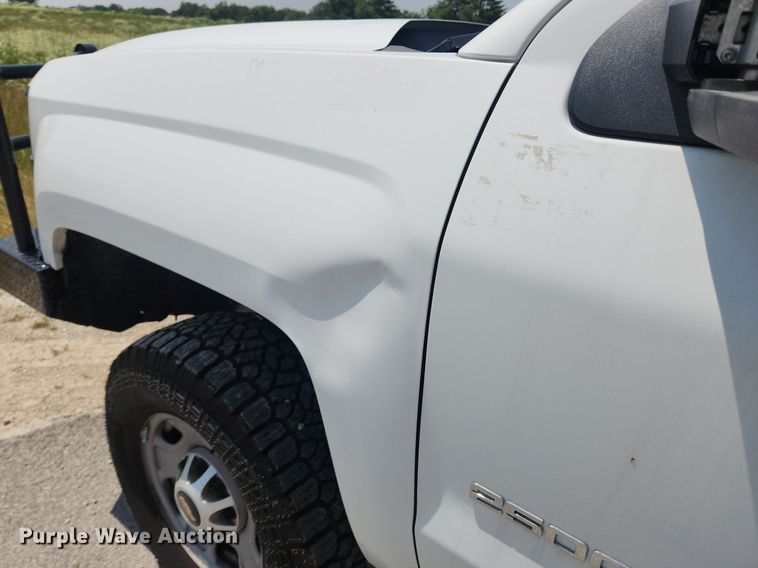 image for item LX9738 2016 Chevrolet Silverado 2500HD LS  Crew Cab flatbed pickup truck