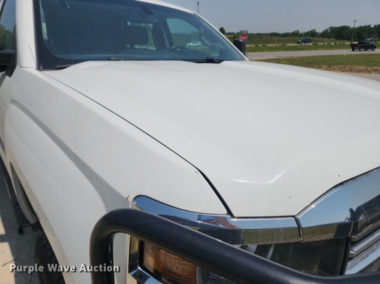 image for item LX9738 2016 Chevrolet Silverado 2500HD LS  Crew Cab flatbed pickup truck